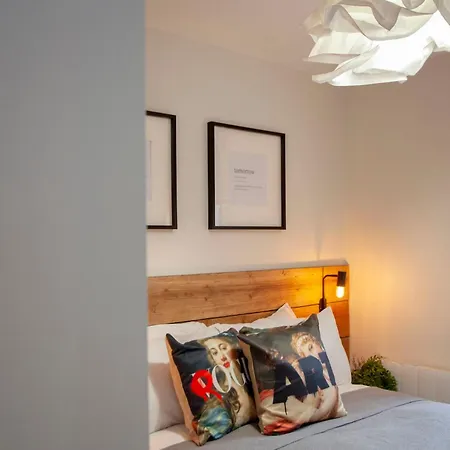 Higgihaus Cabot Mews #34 Prime Location * Bristol